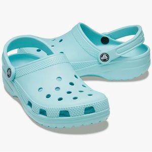 Authentic Men’s Crocs Classic in blue size M10/W12, brand new pair